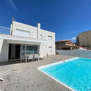  Hébergement de vacances Agi Cap Llarg
